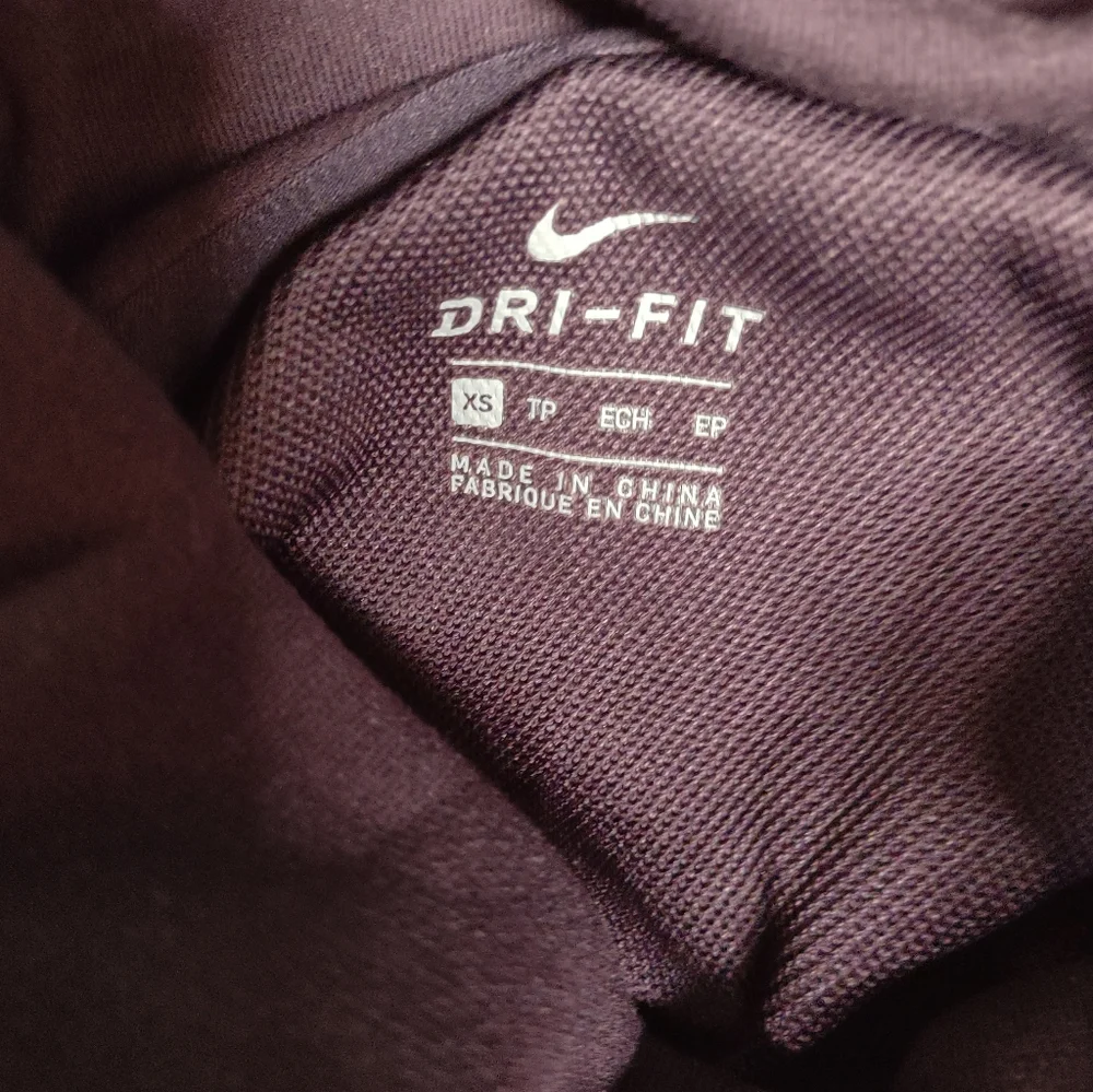 Nike Women's XS Purple Turtleneck Athletic Long Sleeve Pockets Pullover - Picture 3 of 4